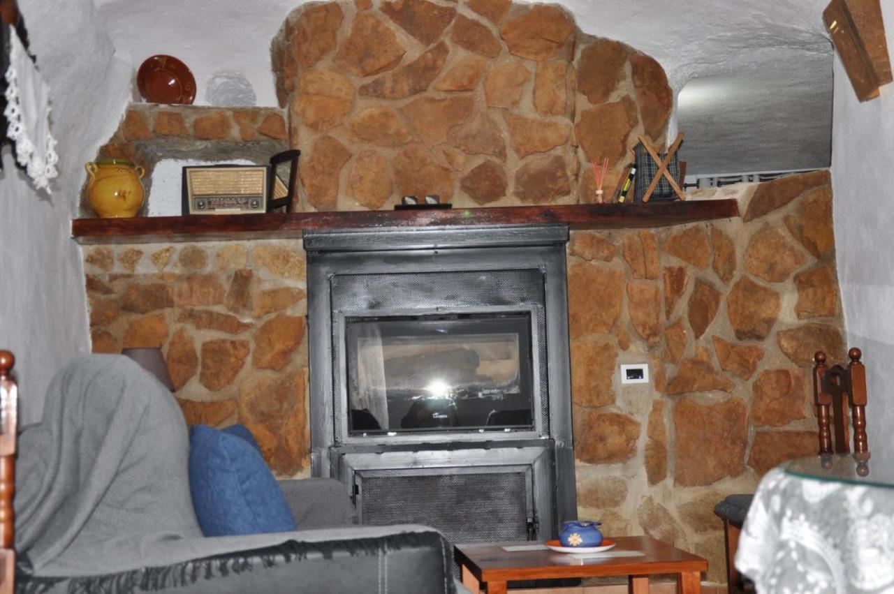 בית הארחה Pegalajar 	Casa Cueva El Almendro מראה חיצוני תמונה